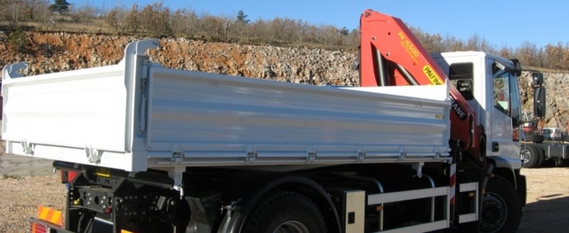 Palfinger dizalica PK 3200 i trostrani kiper TSK 35B za Eurokamion