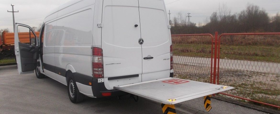 Palfinger utovarna rampa MBB C500 VAN za tvrtku Agroprotehnika