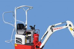 Takeuchi_bager_Terex_i_AUSA_dumper